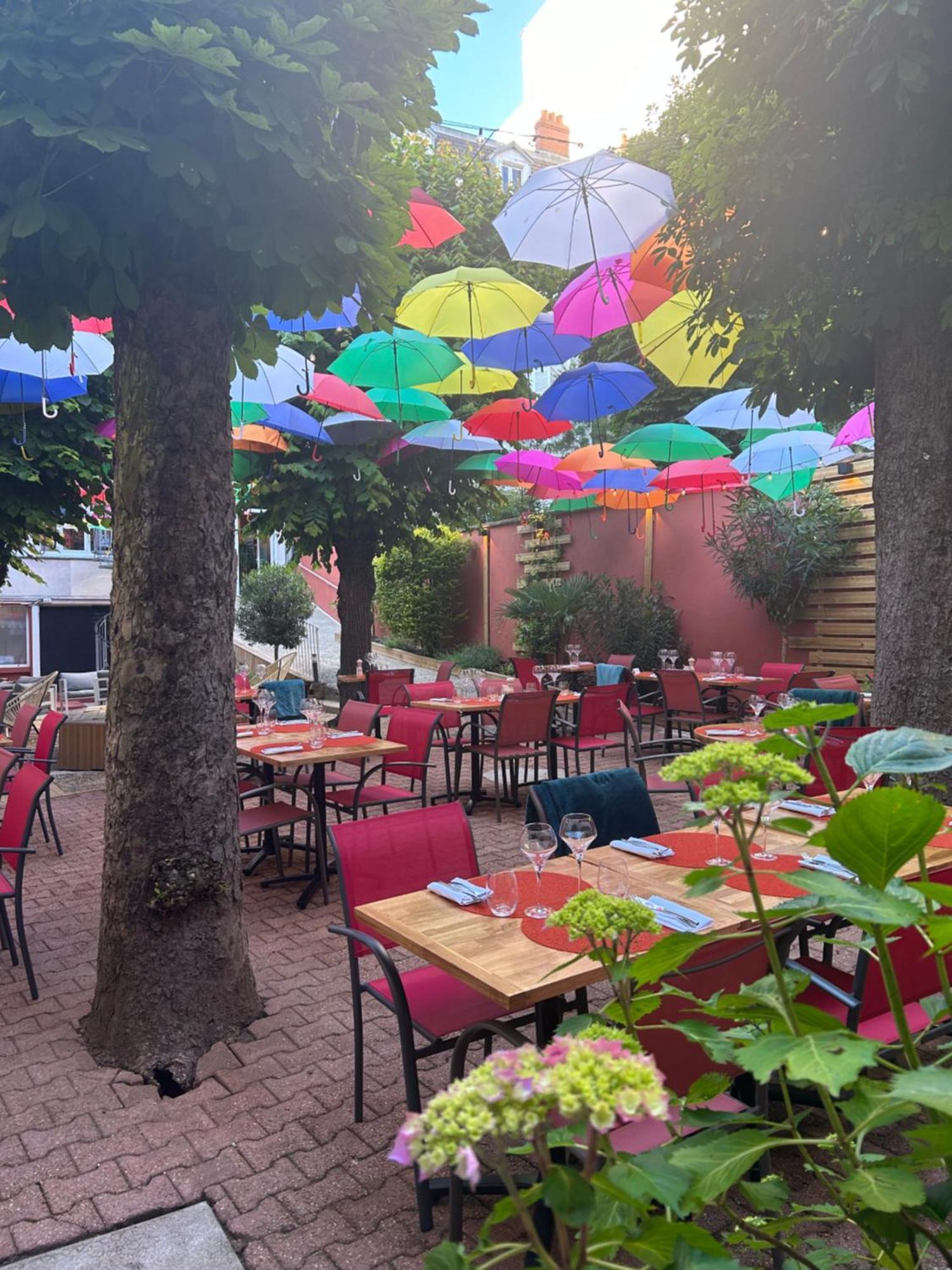 Hôtel et restaurant Le Patio VICHY Exterior foto
