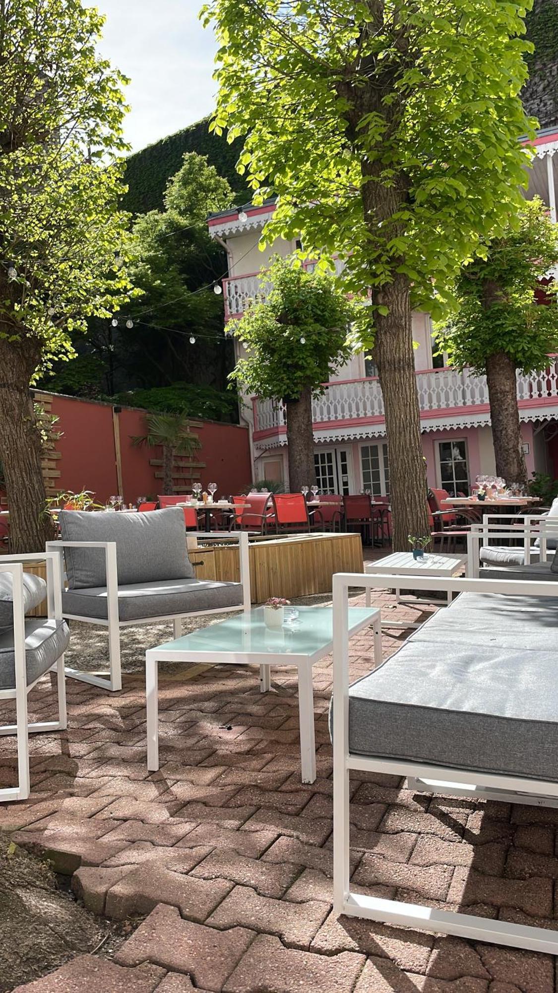 Hôtel et restaurant Le Patio VICHY Exterior foto
